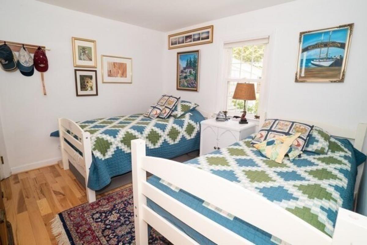 Picture of Home For Sale in Mattapoisett, Massachusetts, United States
