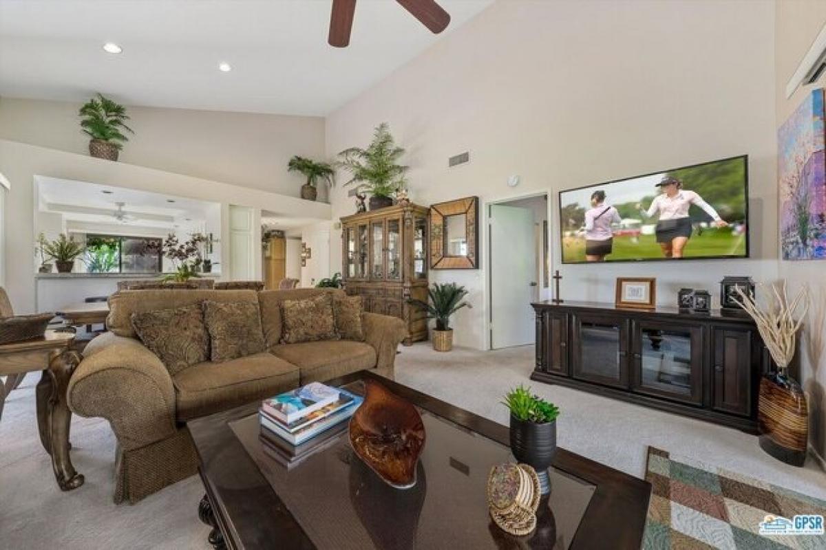 Picture of Home For Sale in Palm Desert, California, United States