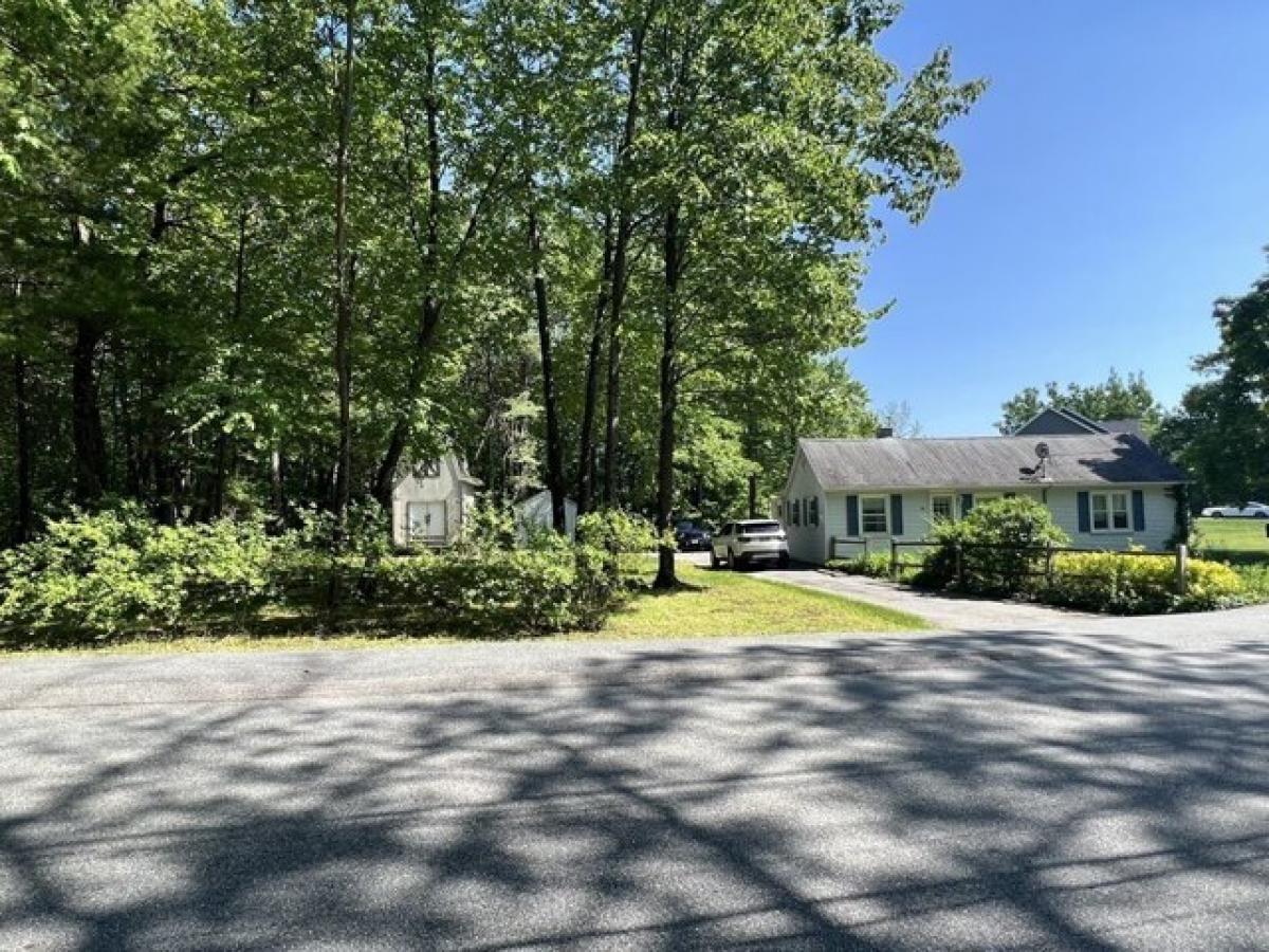 Picture of Home For Sale in Holden, Massachusetts, United States