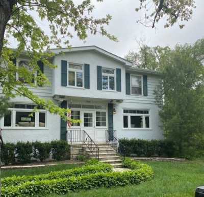 Home For Rent in Winnetka, Illinois