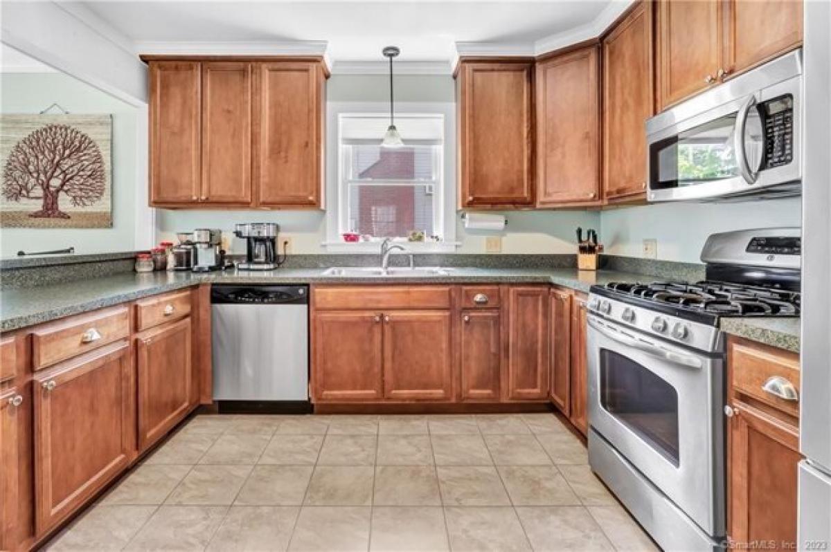 Picture of Home For Sale in Hamden, Connecticut, United States