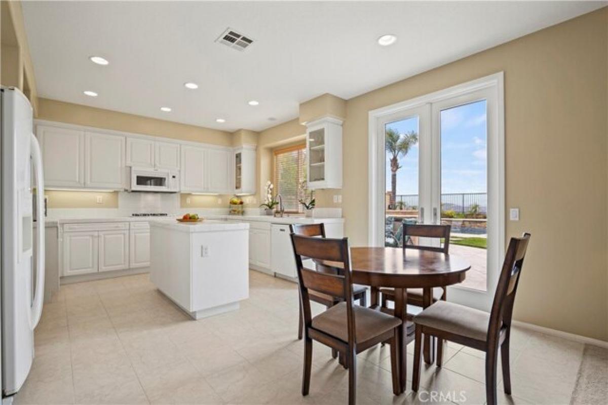 Picture of Home For Sale in Santa Clarita, California, United States