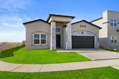 Home For Sale in Santa Teresa, New Mexico