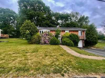Home For Sale in Somerset, Massachusetts