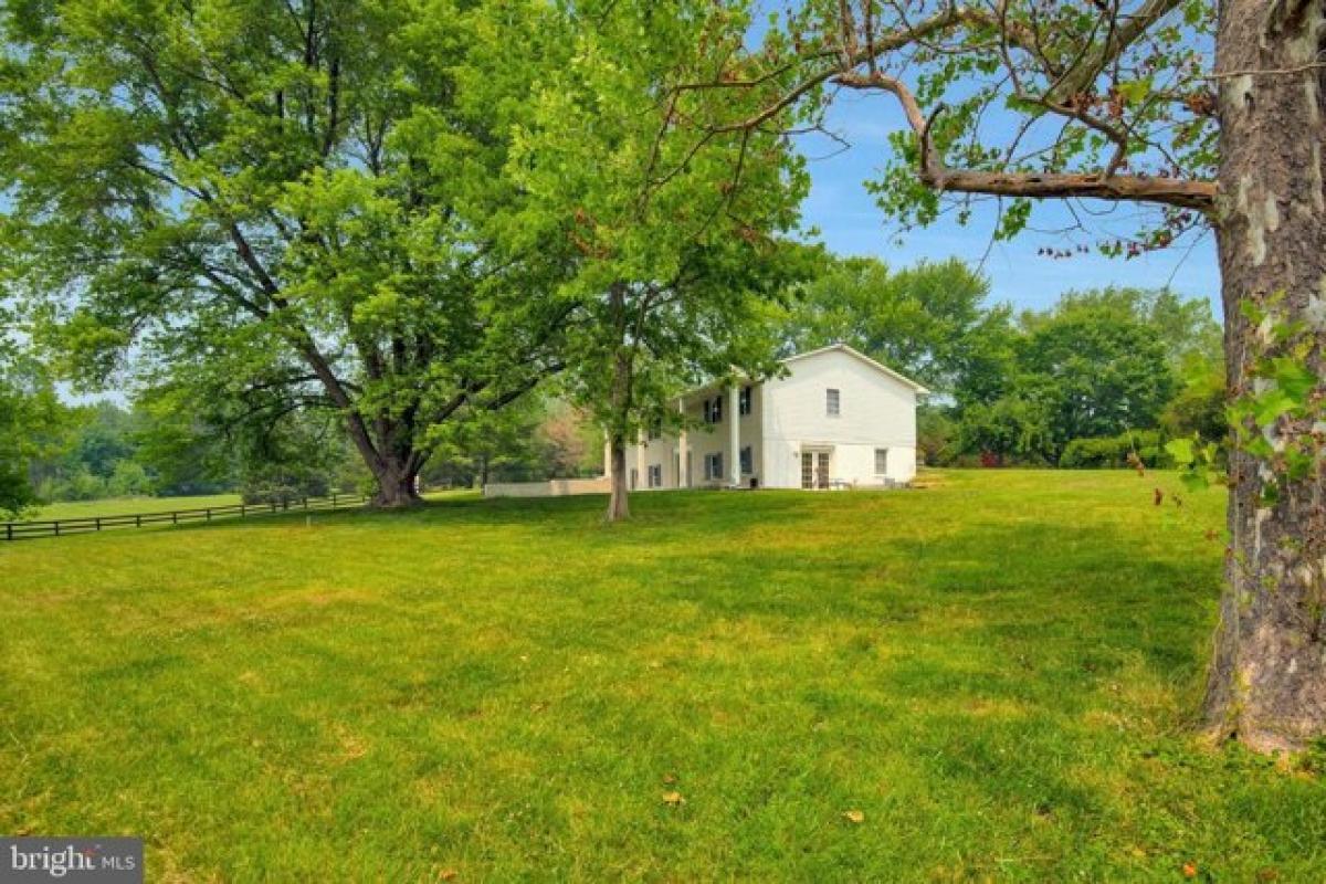 Picture of Home For Sale in Warrenton, Virginia, United States