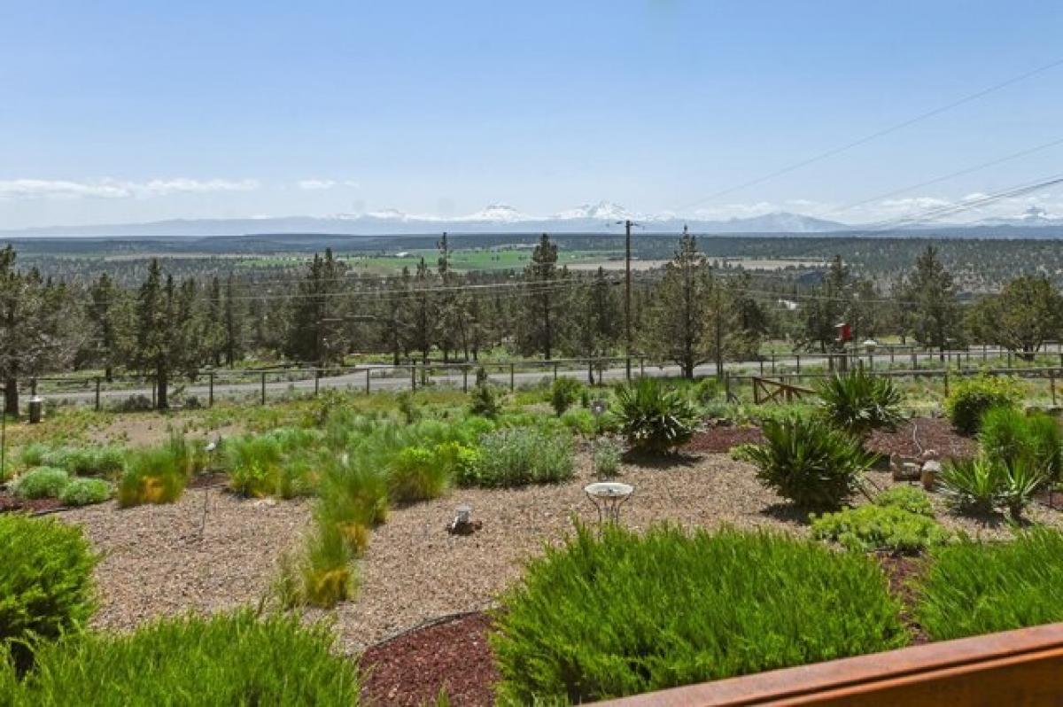 Picture of Home For Sale in Terrebonne, Oregon, United States
