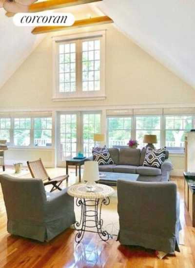 Home For Rent in East Hampton, New York
