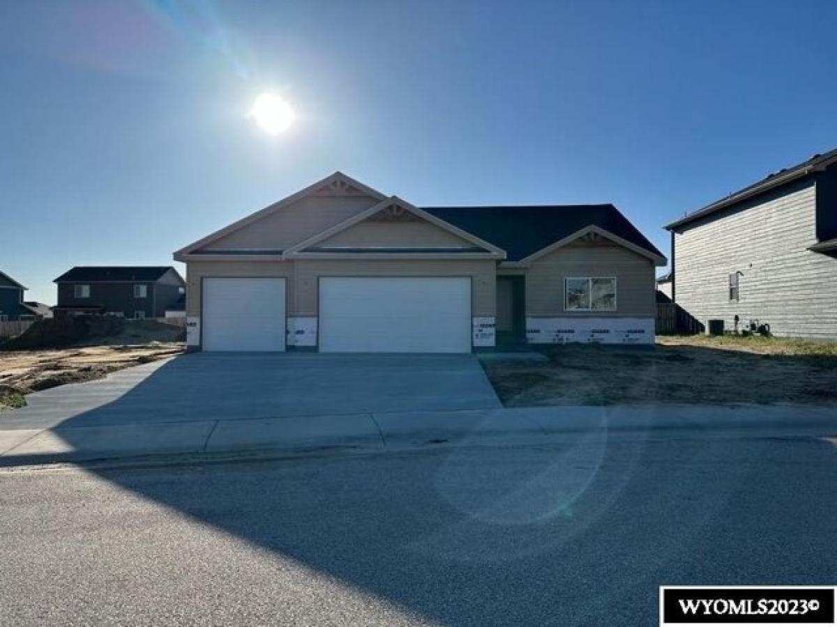 Picture of Home For Sale in Casper, Wyoming, United States