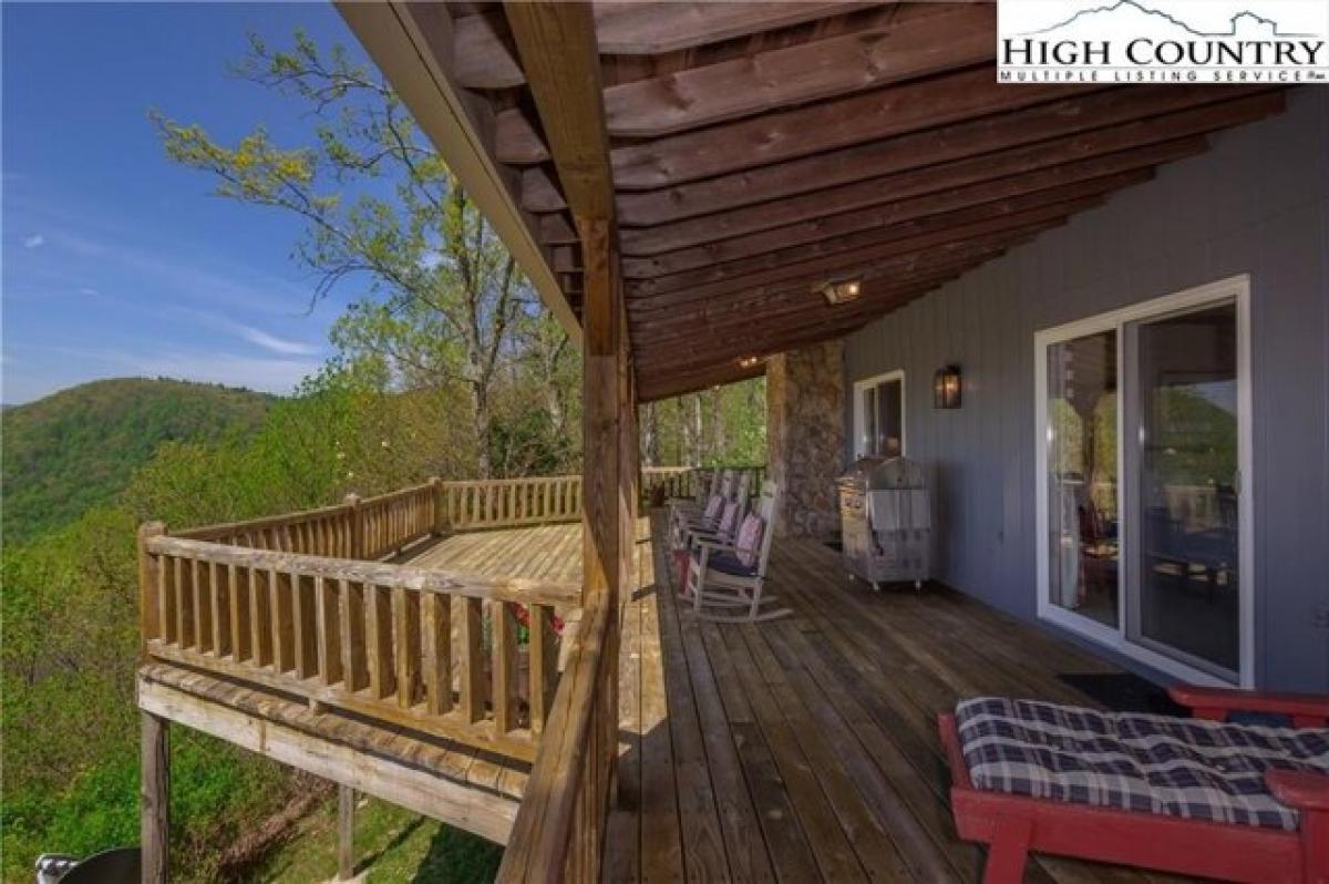 Picture of Home For Sale in Deep Gap, North Carolina, United States