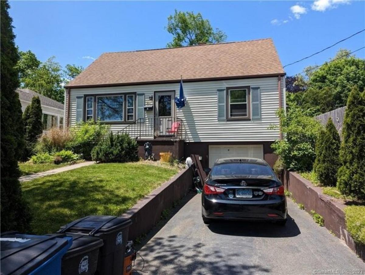 Picture of Home For Sale in New Haven, Connecticut, United States