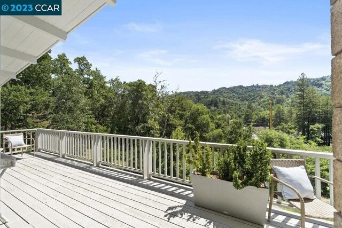 Picture of Home For Sale in Orinda, California, United States