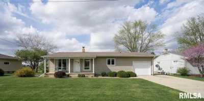 Home For Sale in Roanoke, Illinois