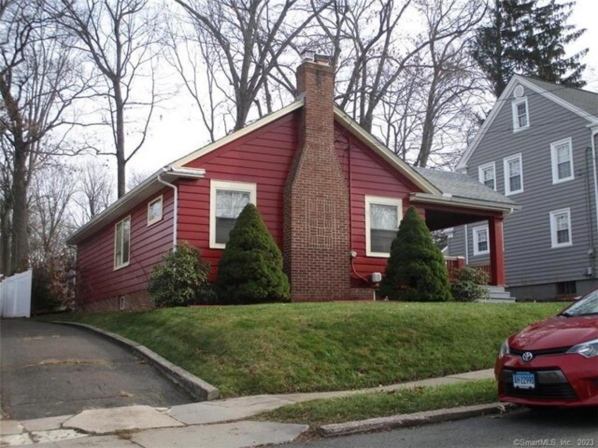 Picture of Home For Sale in Meriden, Connecticut, United States