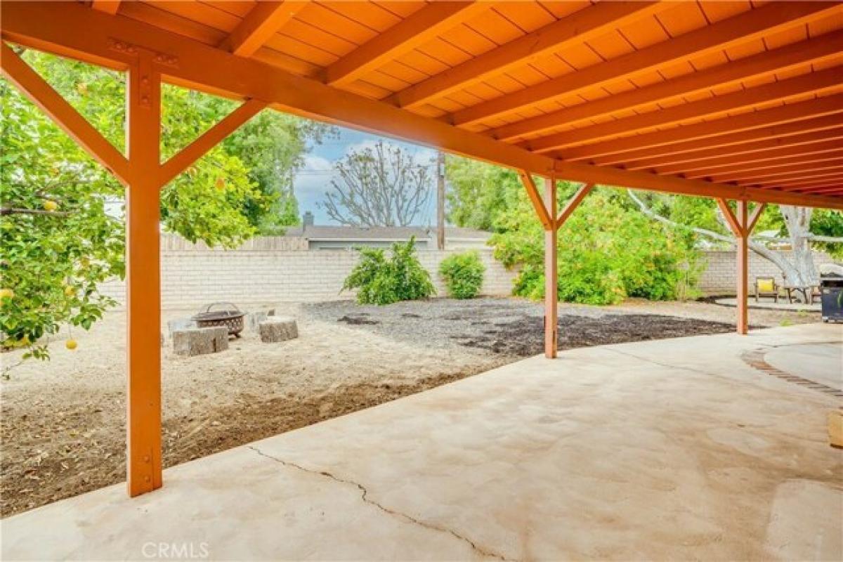 Picture of Home For Sale in Canoga Park, California, United States