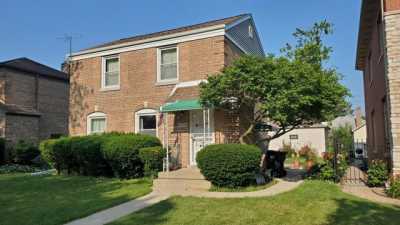 Home For Sale in Lincolnwood, Illinois