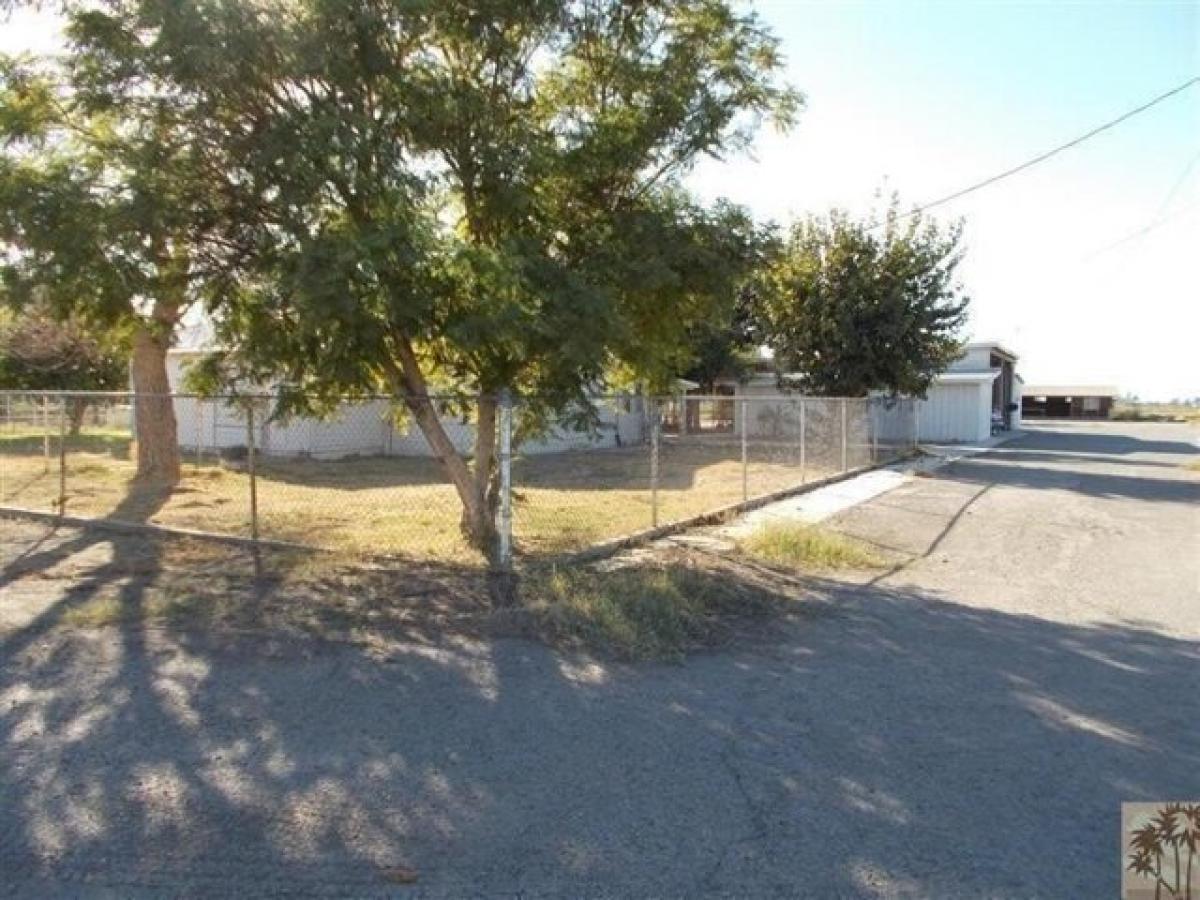 Picture of Residential Land For Sale in Blythe, California, United States
