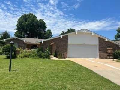 Home For Sale in Ardmore, Oklahoma