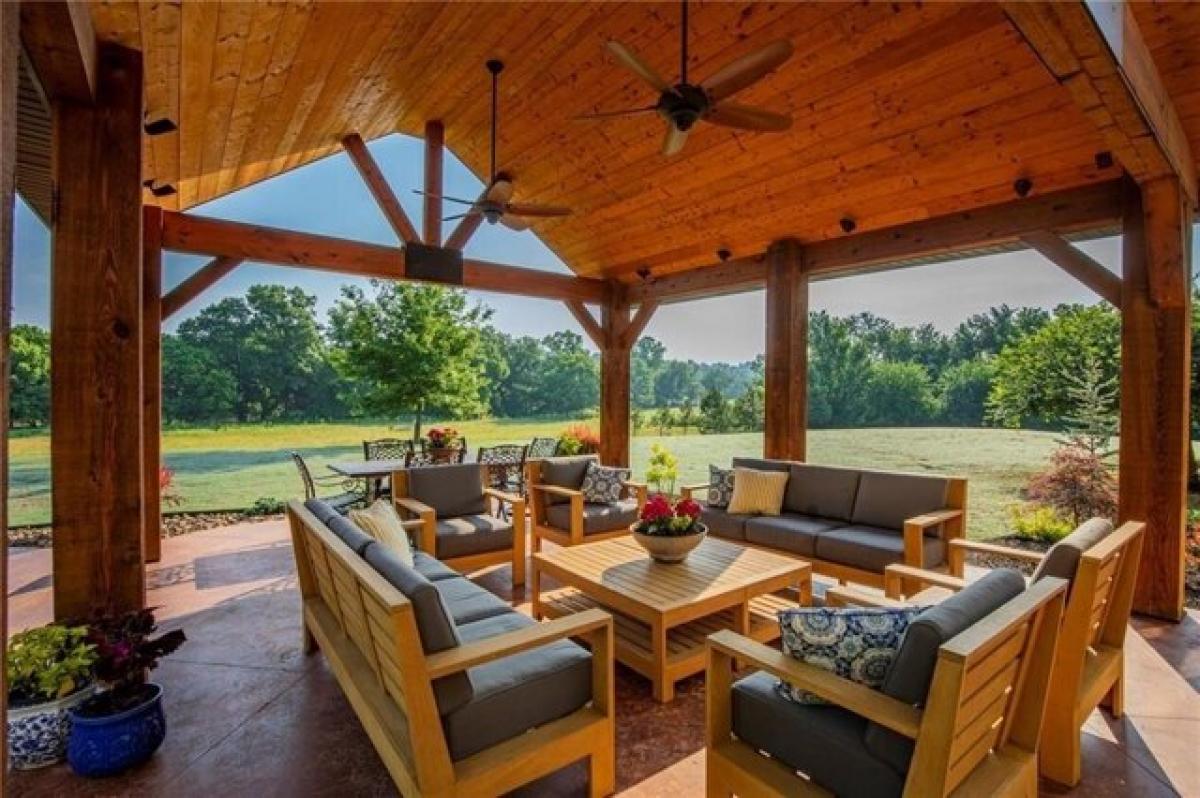 Picture of Home For Sale in Springdale, Arkansas, United States