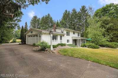 Home For Sale in Highland, Michigan
