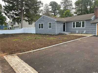 Home For Rent in Locust Valley, New York