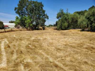 Residential Land For Sale in Wilton, California