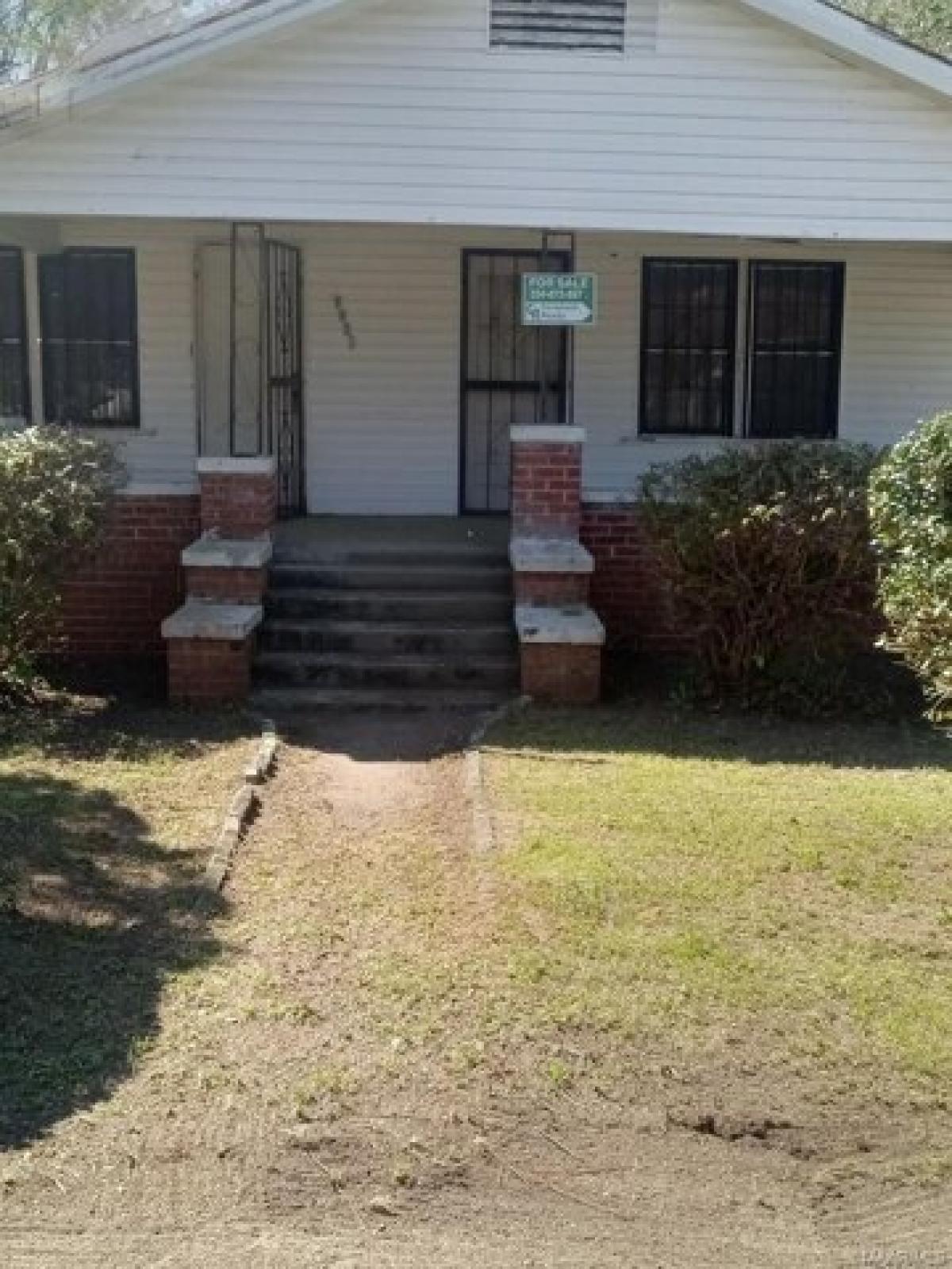 Picture of Home For Sale in Selma, Alabama, United States