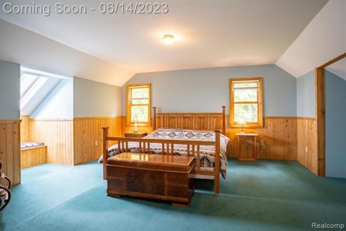 Picture of Home For Sale in Moran, Michigan, United States