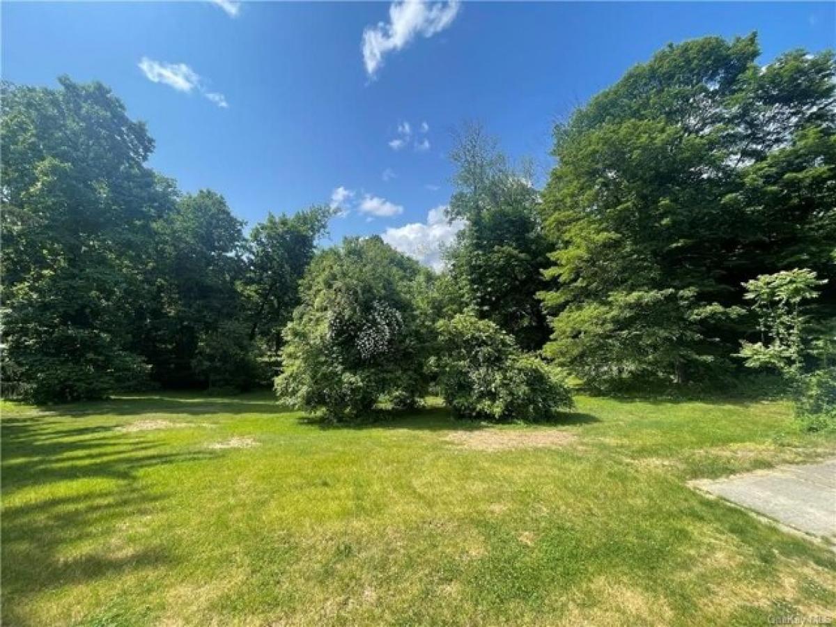 Picture of Home For Sale in Armonk, New York, United States