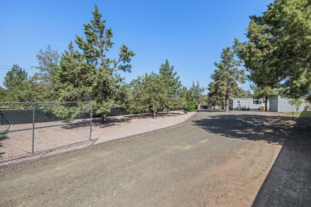 Picture of Home For Sale in Terrebonne, Oregon, United States