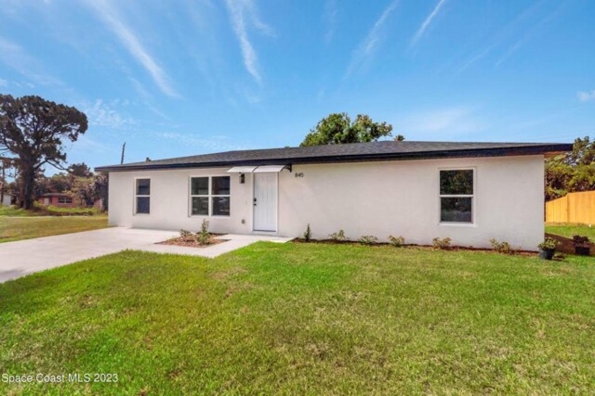 Picture of Home For Sale in Titusville, Florida, United States
