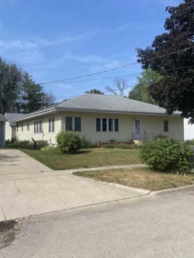 Home For Sale in Independence, Iowa