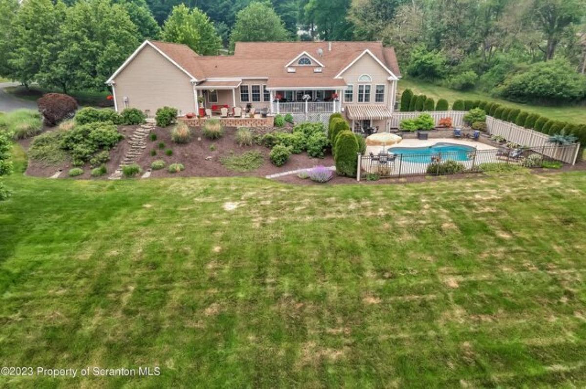Picture of Home For Sale in Dalton, Pennsylvania, United States