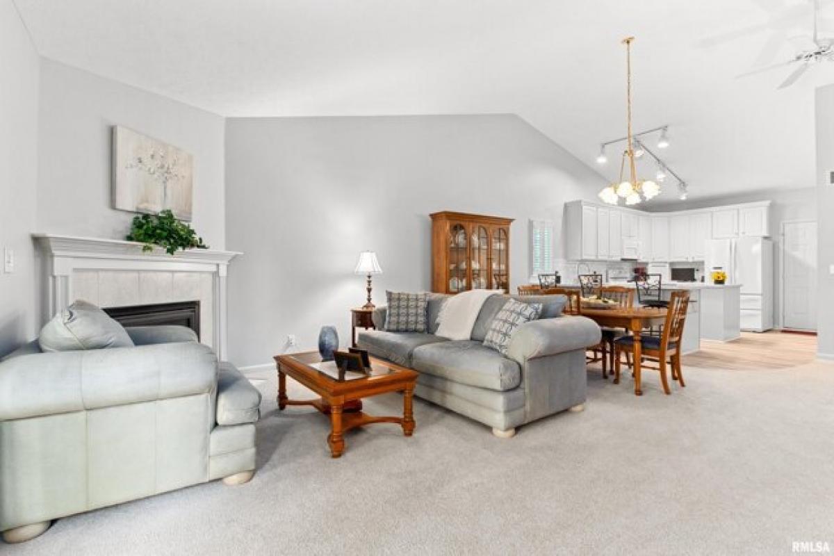 Picture of Home For Sale in Morton, Illinois, United States