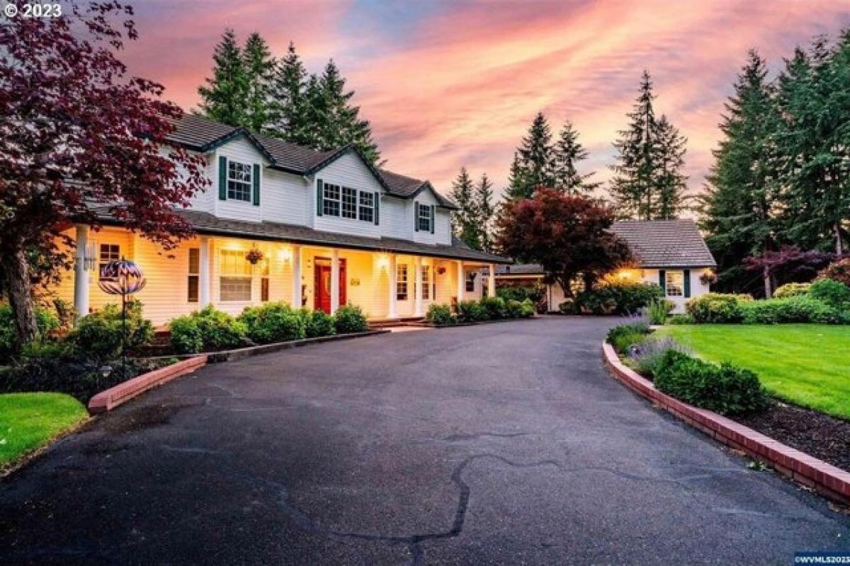 Picture of Home For Sale in Wilsonville, Oregon, United States