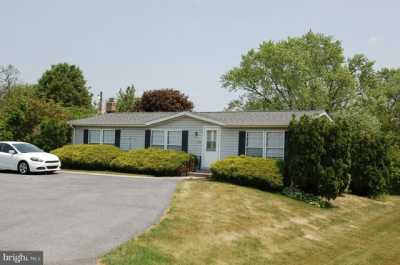 Home For Sale in Fredericksburg, Pennsylvania