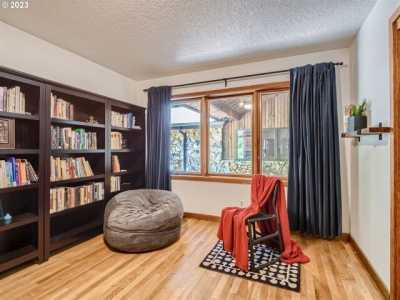 Home For Sale in Corbett, Oregon