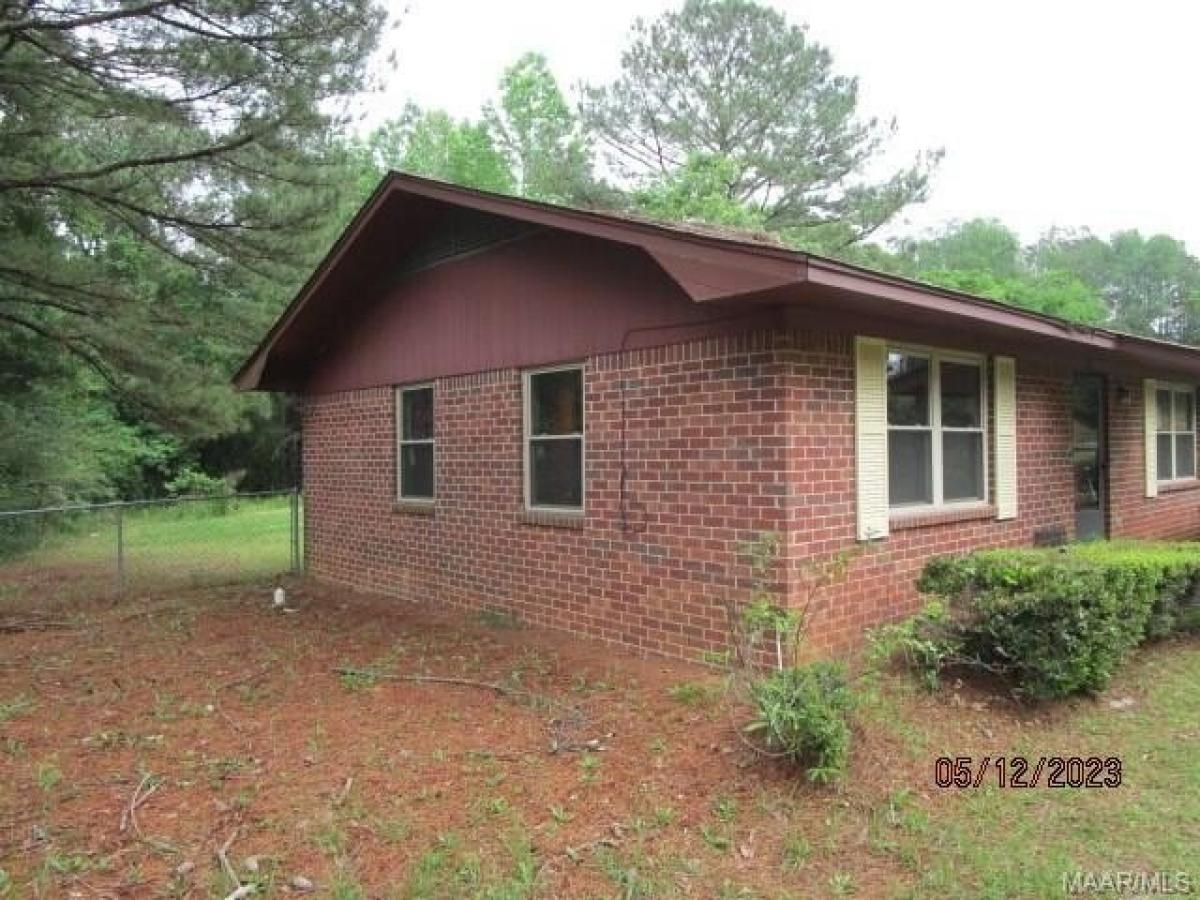 Picture of Home For Sale in Tuskegee, Alabama, United States