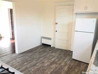 Apartment For Rent in Sea Cliff, New York