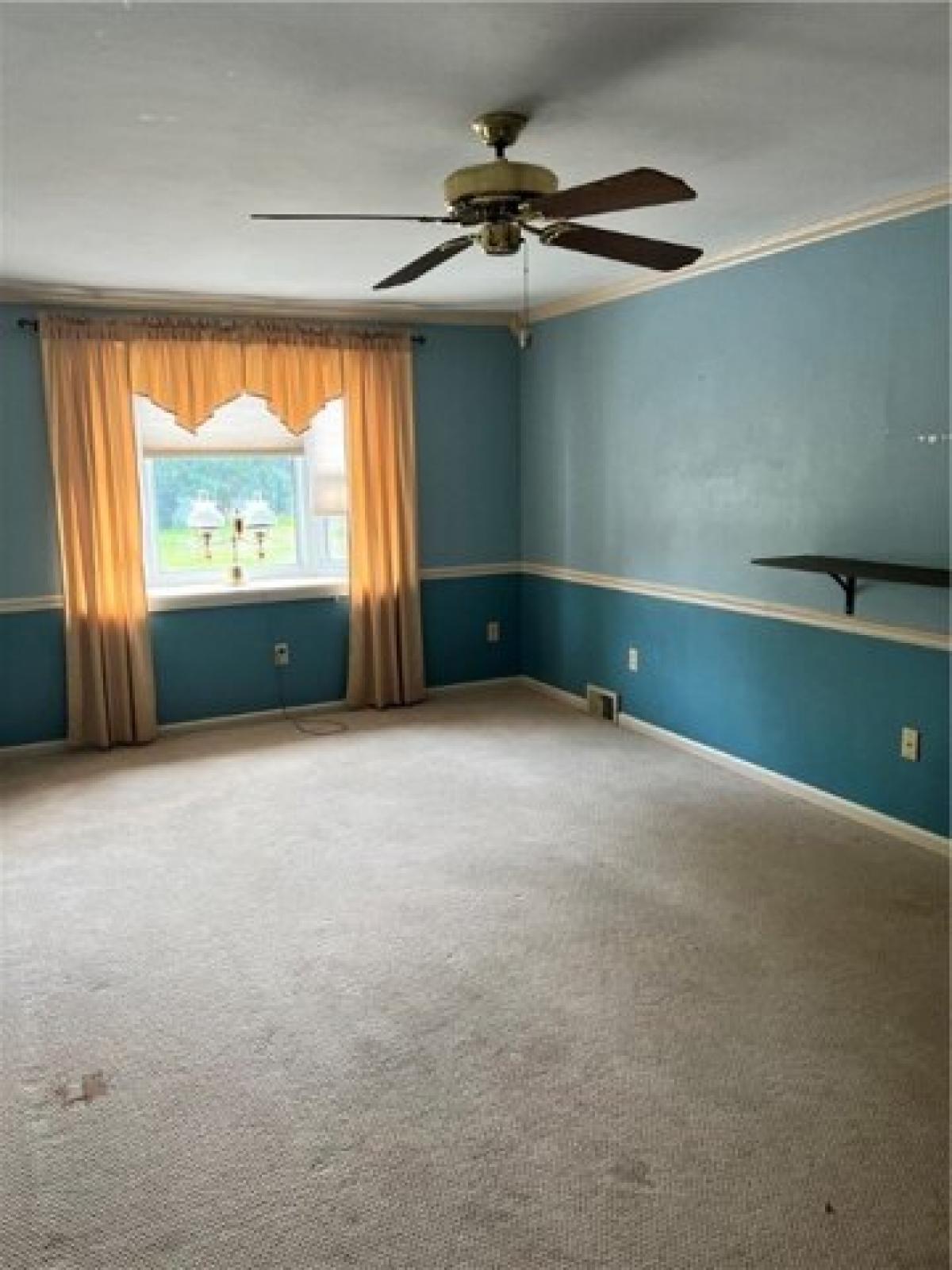Picture of Home For Sale in Monroeville, Pennsylvania, United States