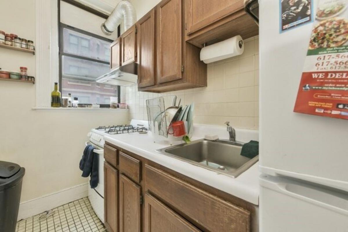 Picture of Home For Sale in Allston, Massachusetts, United States