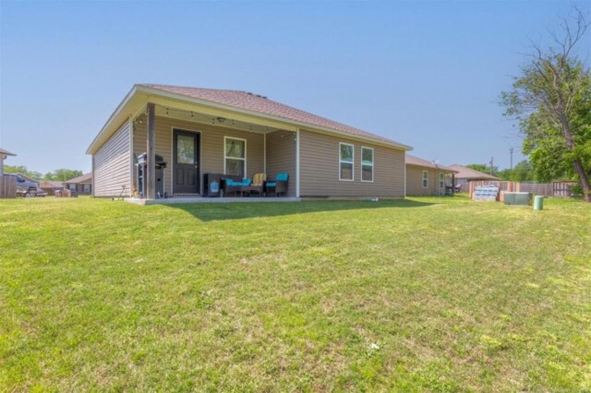 Picture of Home For Sale in Coweta, Oklahoma, United States