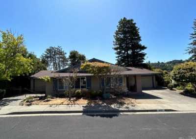 Home For Sale in Pinole, California