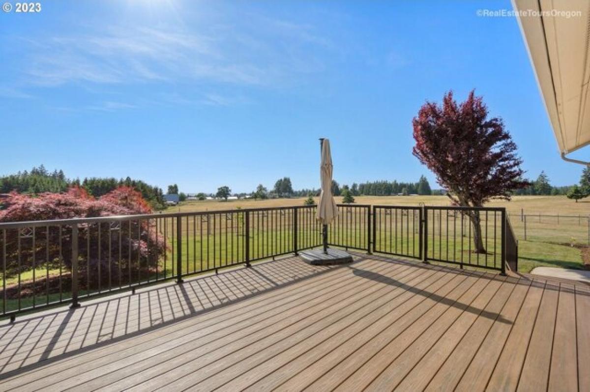 Picture of Home For Sale in Oregon City, Oregon, United States