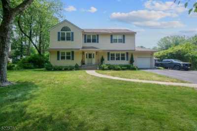 Home For Sale in Randolph, New Jersey