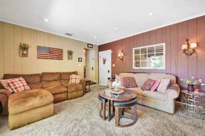 Home For Sale in Smithtown, New York