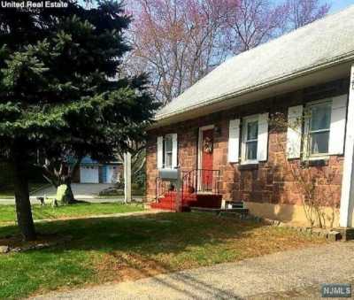 Home For Rent in Closter, New Jersey