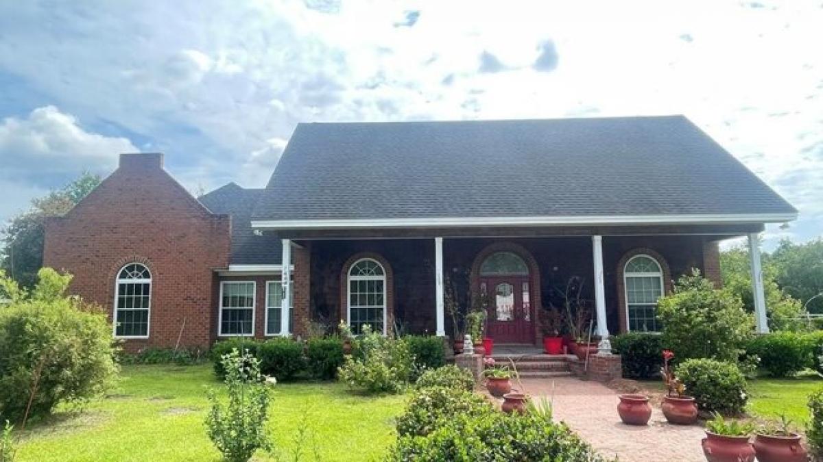 Picture of Home For Sale in Jesup, Georgia, United States