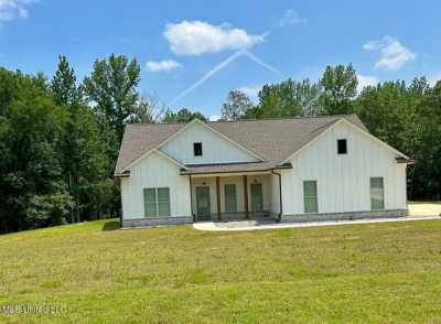 Home For Sale in Byhalia, Mississippi