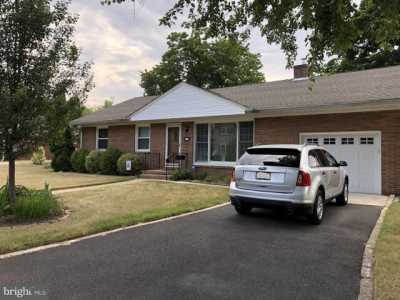 Home For Sale in Gibbstown, New Jersey
