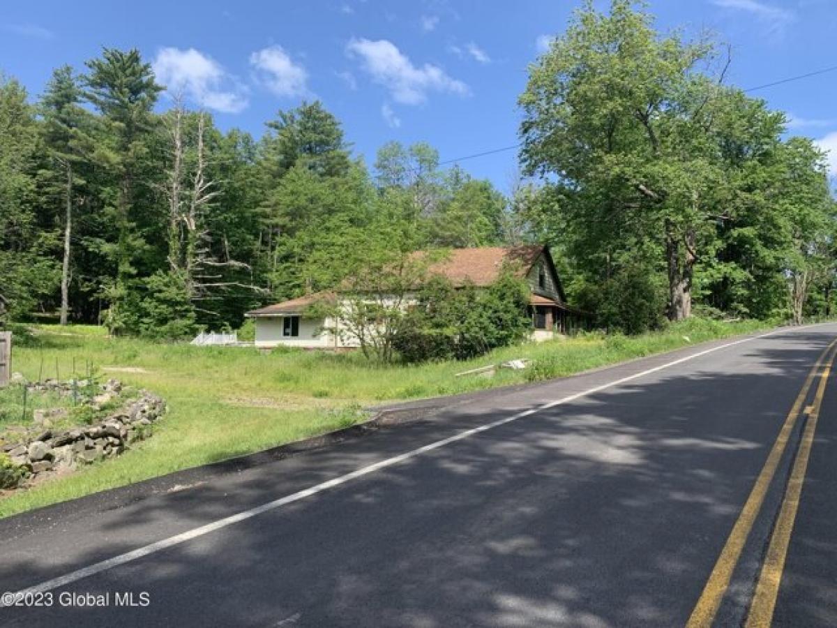Picture of Home For Sale in East Nassau, New York, United States